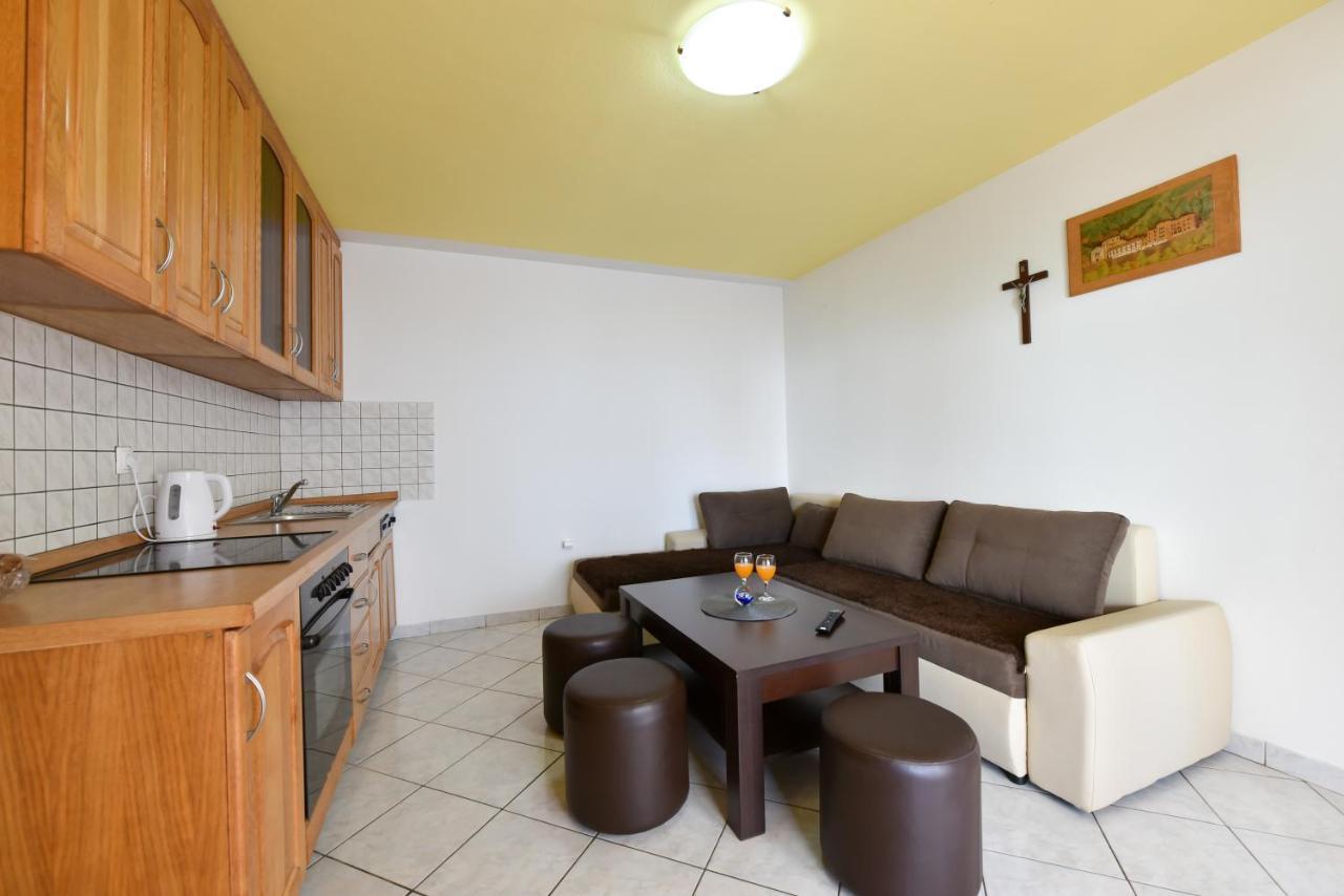 Apartments Krepo Vir Exterior photo