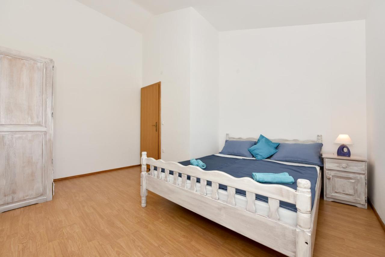 Apartments Krepo Vir Exterior photo