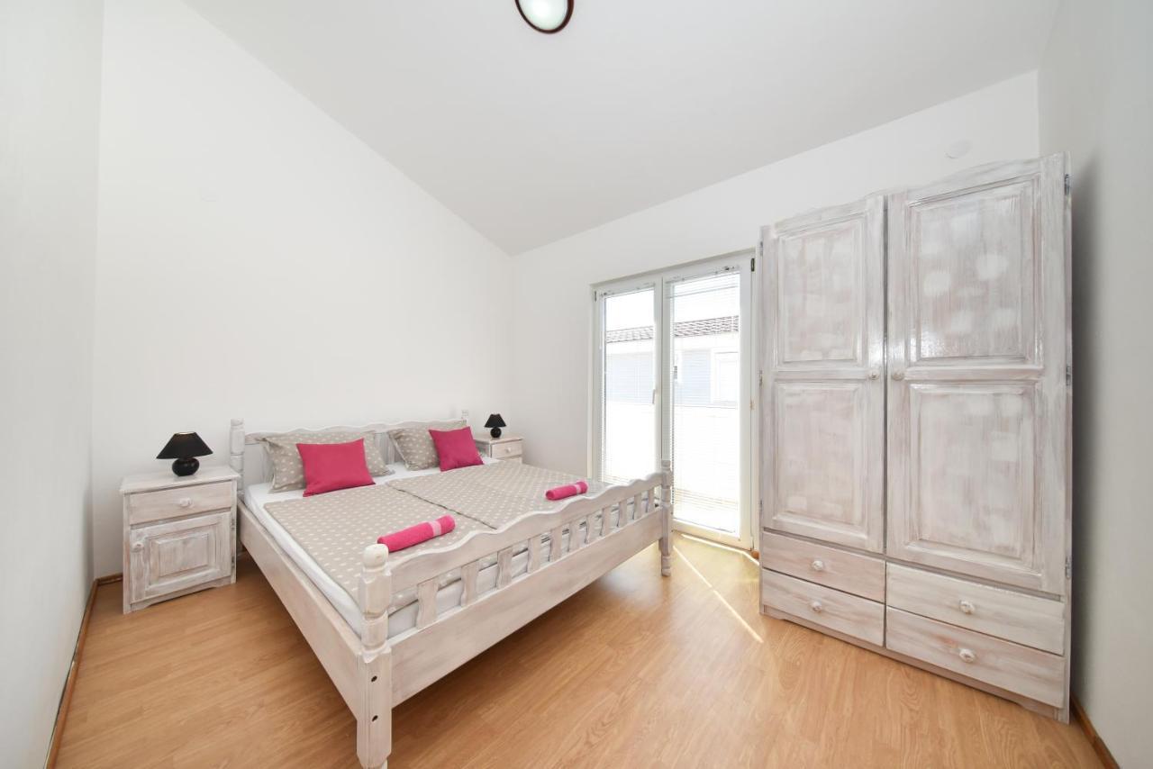 Apartments Krepo Vir Exterior photo